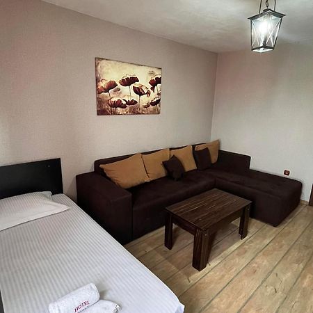 ספרבה בניה Family Hotel Emaly 2 מראה חיצוני תמונה