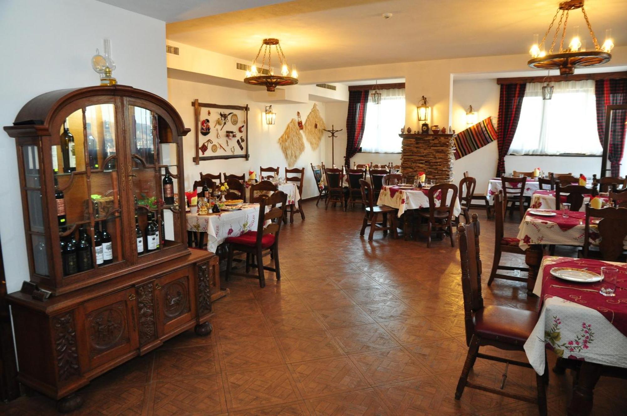 ספרבה בניה Family Hotel Emaly 2 מראה חיצוני תמונה