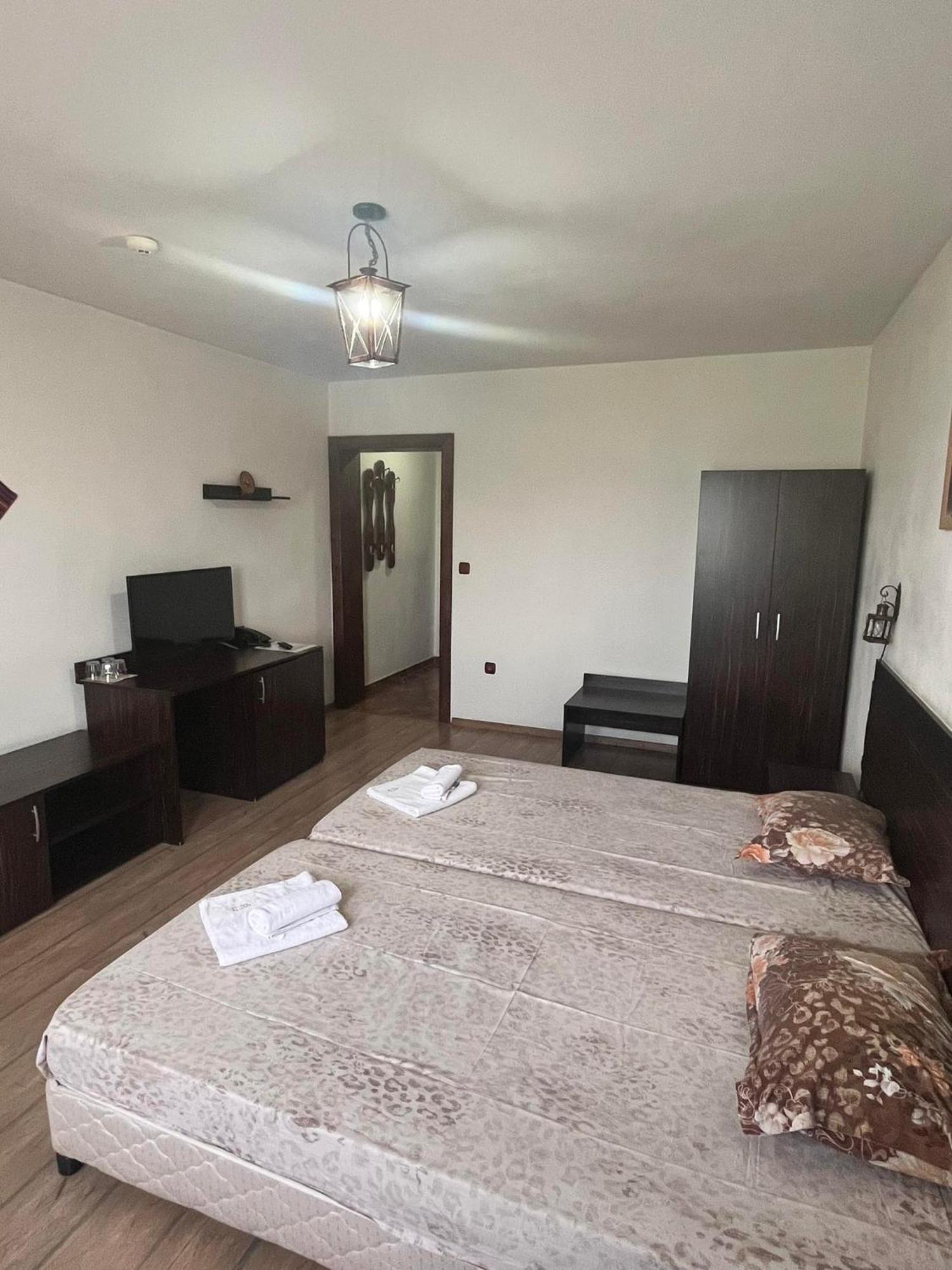 ספרבה בניה Family Hotel Emaly 2 מראה חיצוני תמונה