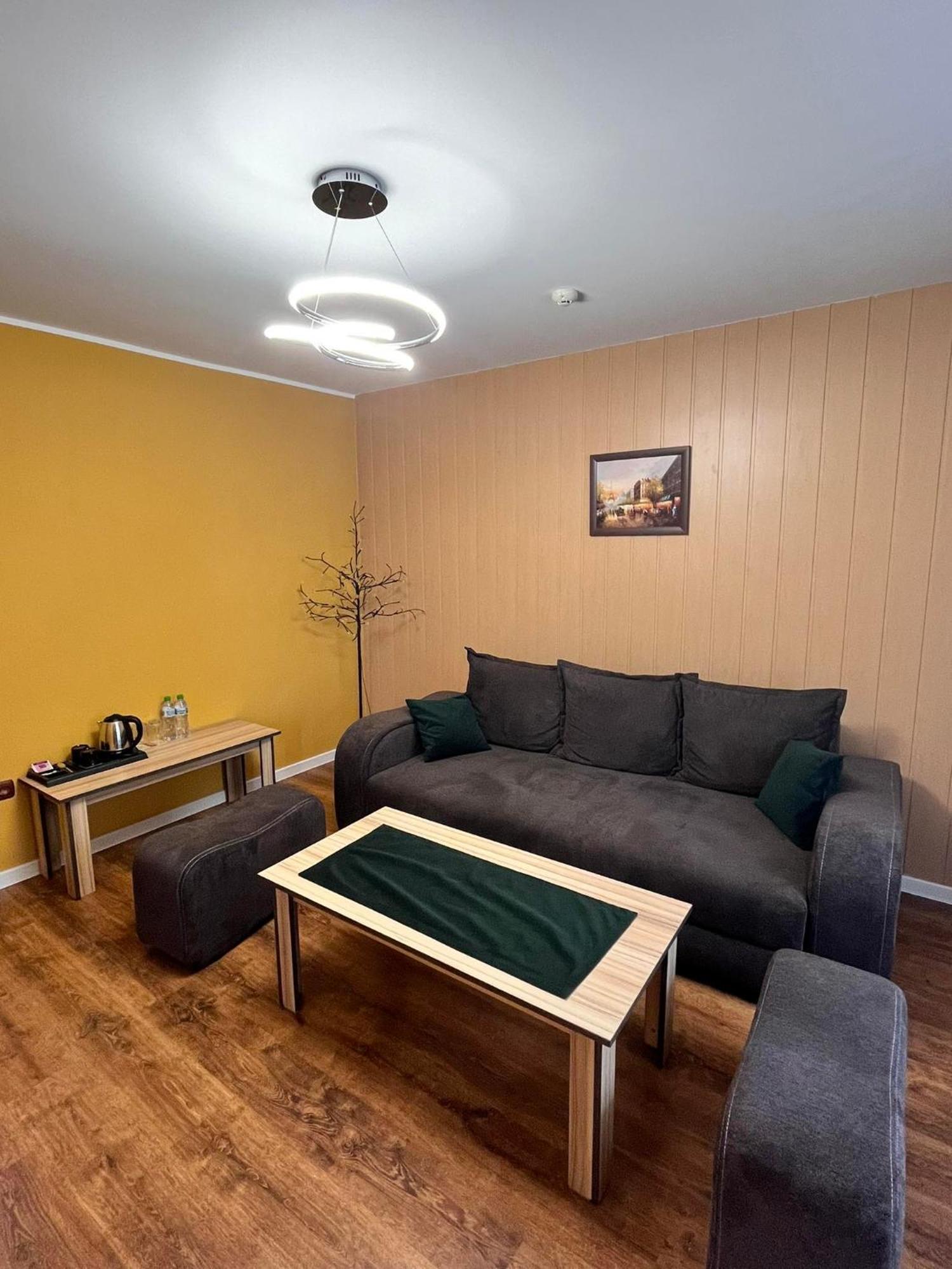 ספרבה בניה Family Hotel Emaly 2 מראה חיצוני תמונה