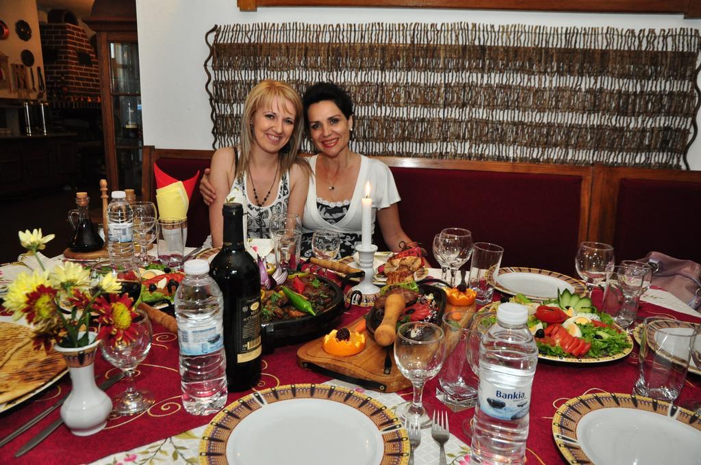 ספרבה בניה Family Hotel Emaly 2 מראה חיצוני תמונה